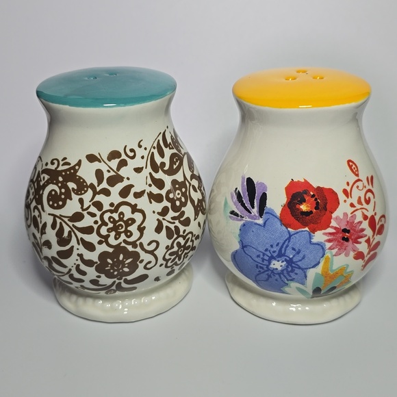 The Pioneer Woman Other - The Pioneer Woman Salt And Pepper Shakers